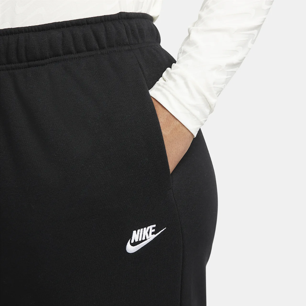 Nike Sportswear Club Fleece Women&#039;s Mid-Rise Oversized Sweatpants (Plus Size) DV5084-010