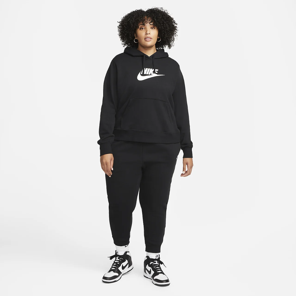 Nike Sportswear Club Fleece Women&#039;s Mid-Rise Joggers (Plus Size) DV5085-010