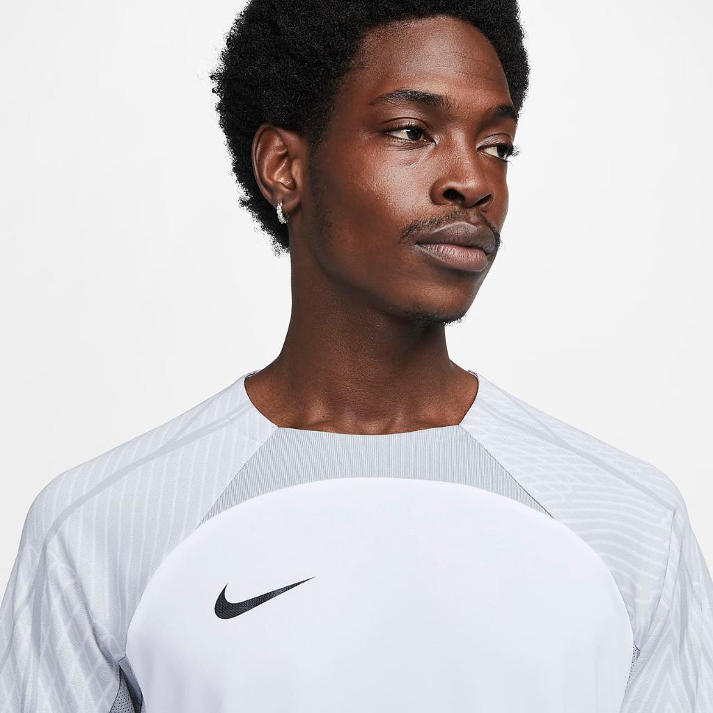 Nike Dri-FIT Strike Men&#039;s Short-Sleeve Soccer Top DV9237-100