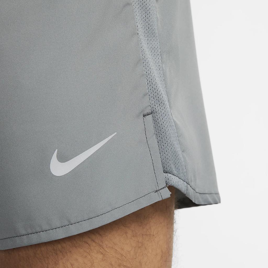 Nike Dri-FIT Challenger Men&#039;s 7&quot; Unlined Versatile Shorts DV9344-084