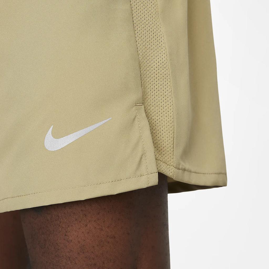 Nike Dri-FIT Challenger Men&#039;s 5&quot; Brief-Lined Versatile Shorts DV9363-276