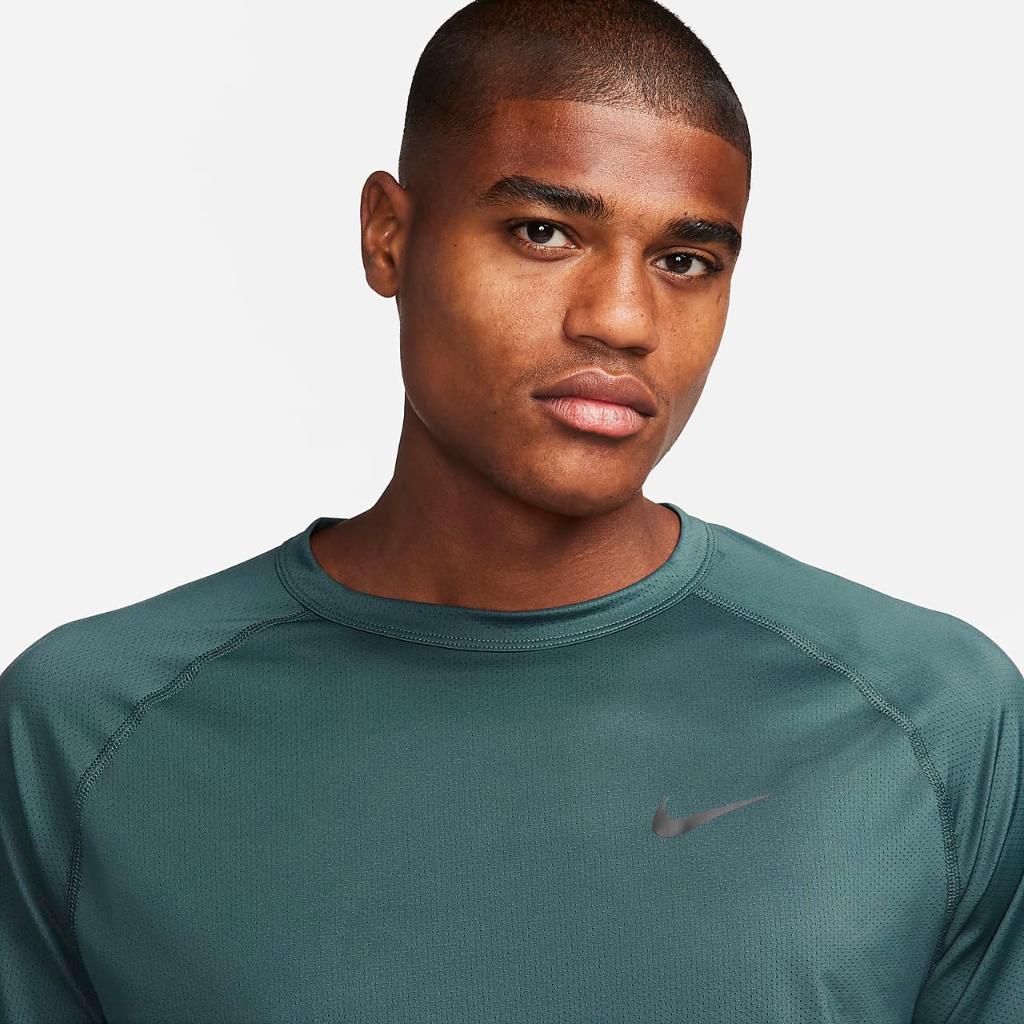 Nike Ready Men&#039;s Dri-FIT Short-Sleeve Fitness Top DV9815-328