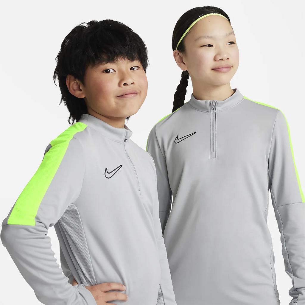 Nike Dri-FIT Academy23 Big Kids&#039; Soccer Drill Top DX5470-007