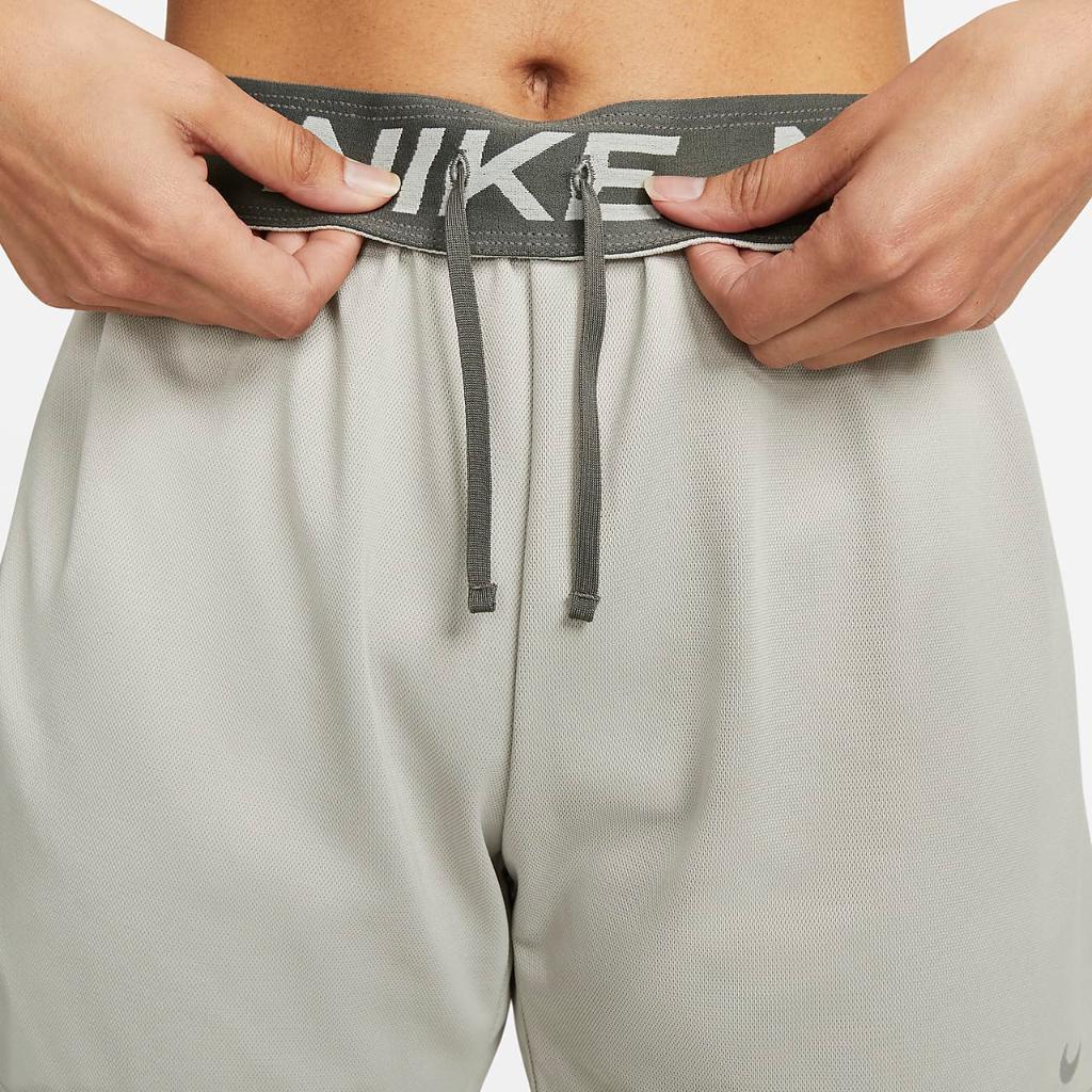 Nike Dri-FIT Attack Women&#039;s Mid-Rise 5&quot; Unlined Shorts DX6024-012