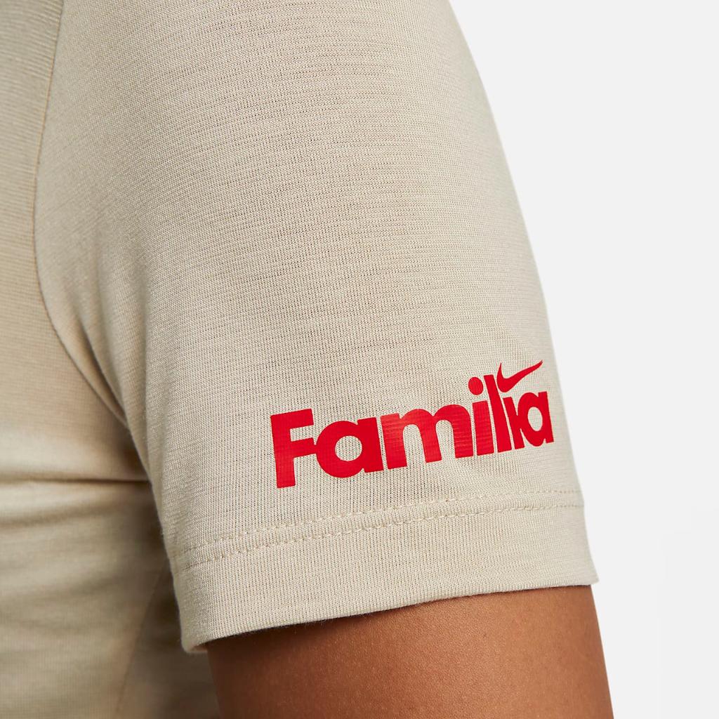 Nike Sportswear Somos Familia Women&#039;s Slim Fit Cropped T-Shirt DX6252-206