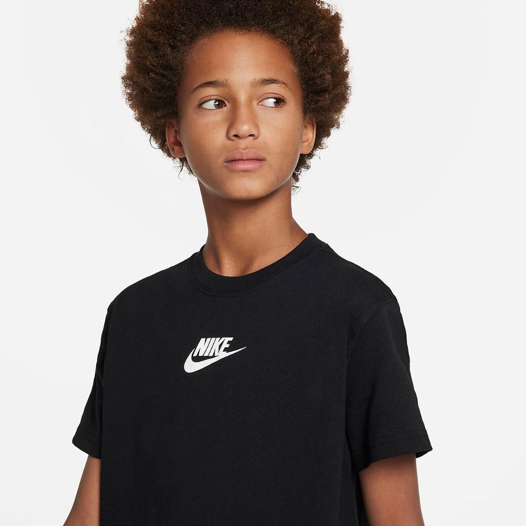 Nike Sportswear Premium Essentials Big Kids&#039; T-Shirt DX9540-010