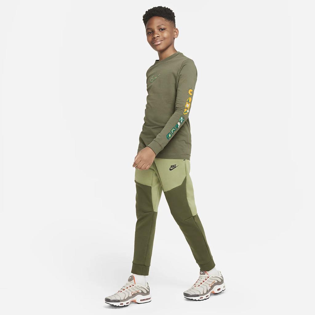 Nike Sportswear Big Kids&#039; Long-Sleeve T-Shirt DZ3084-222