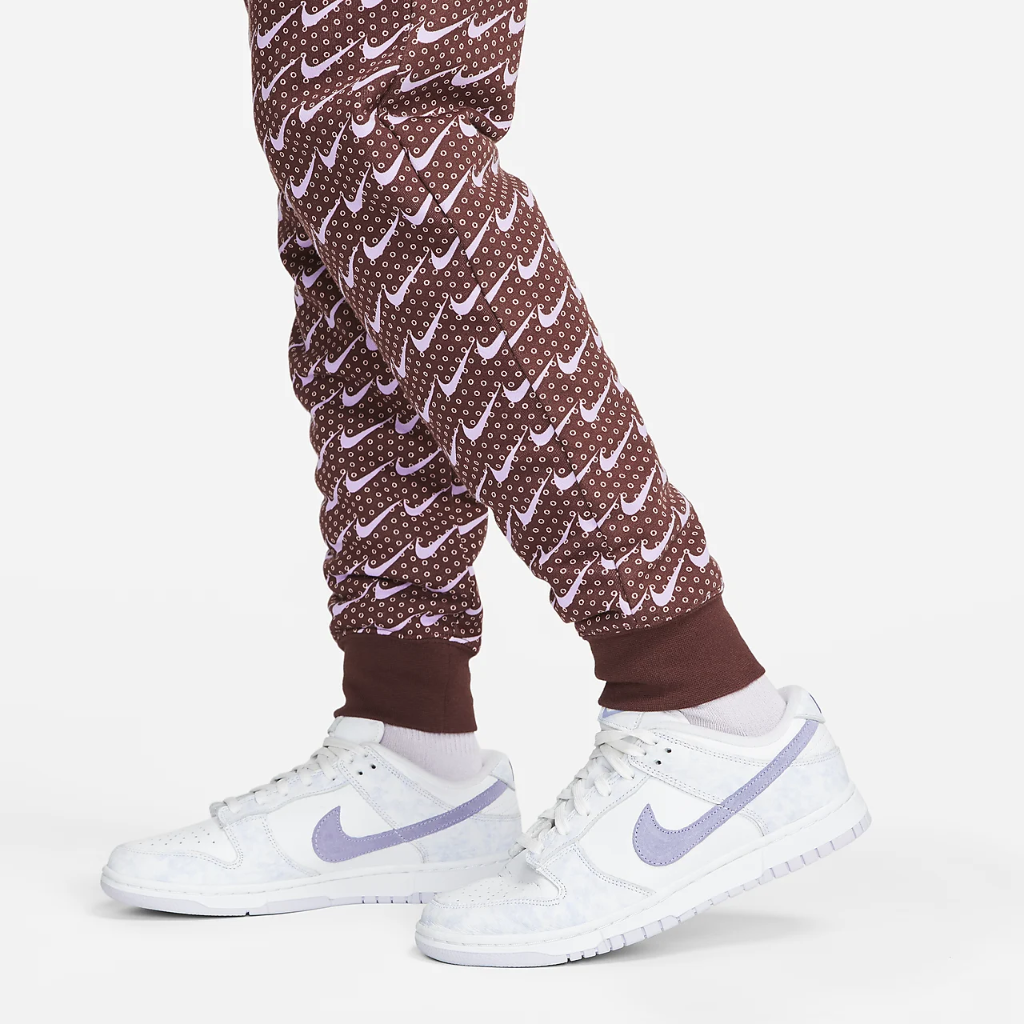 Nike Sportswear Club Fleece Women&#039;s Mid-Rise Monogram Pants DZ3088-273