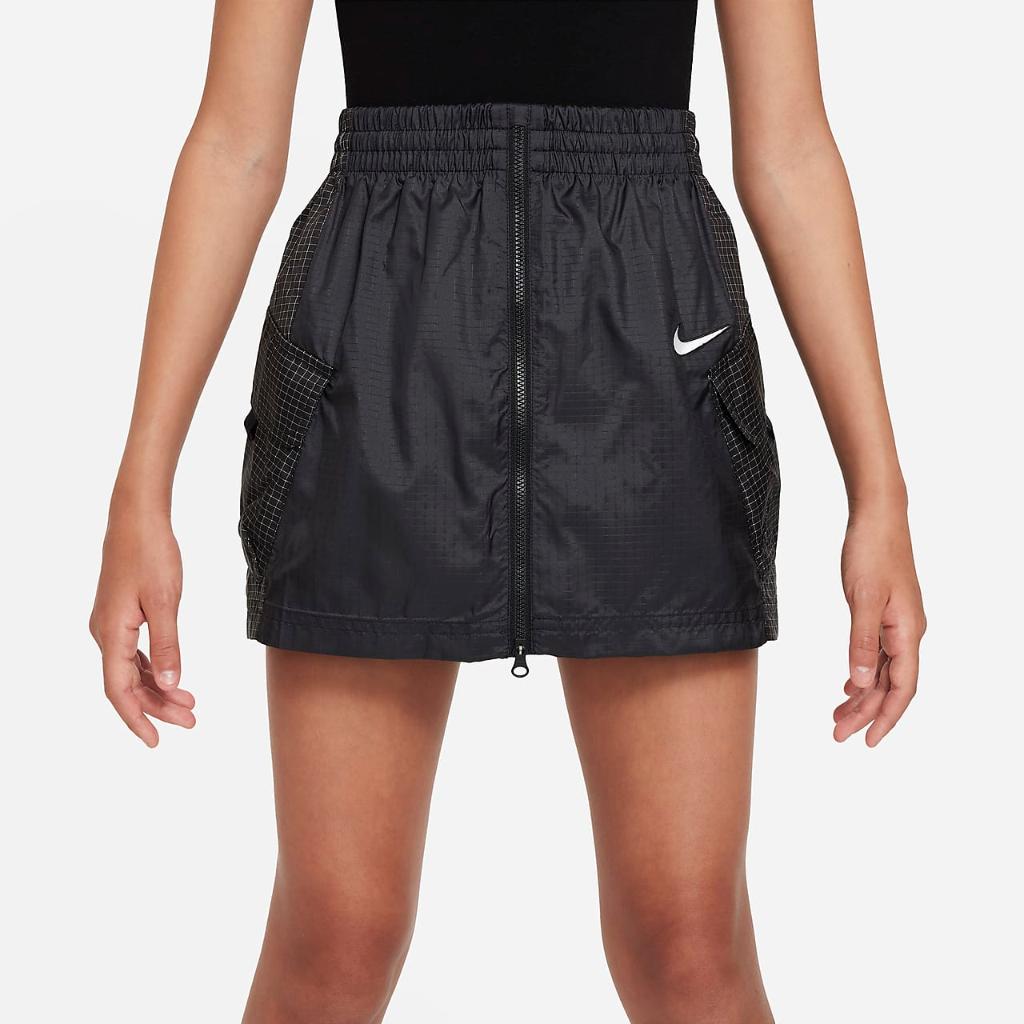 Nike Sportswear Outdoor Play Big Kids&#039; (Girls&#039;) High-Waisted Cargo Skort FB1093-010