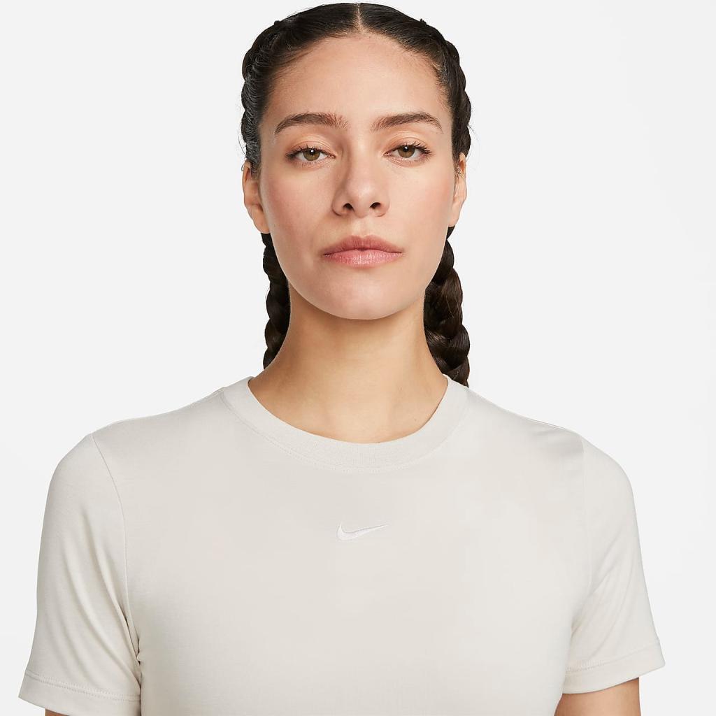 Nike Sportswear Essential Women&#039;s Slim-Fit Crop T-Shirt FB2873-104