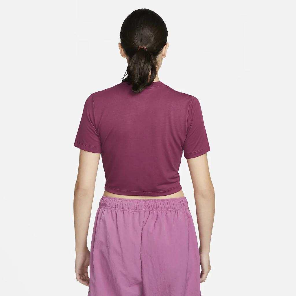 Nike Sportswear Essential Women&#039;s Slim-Fit Crop T-Shirt FB2873-653