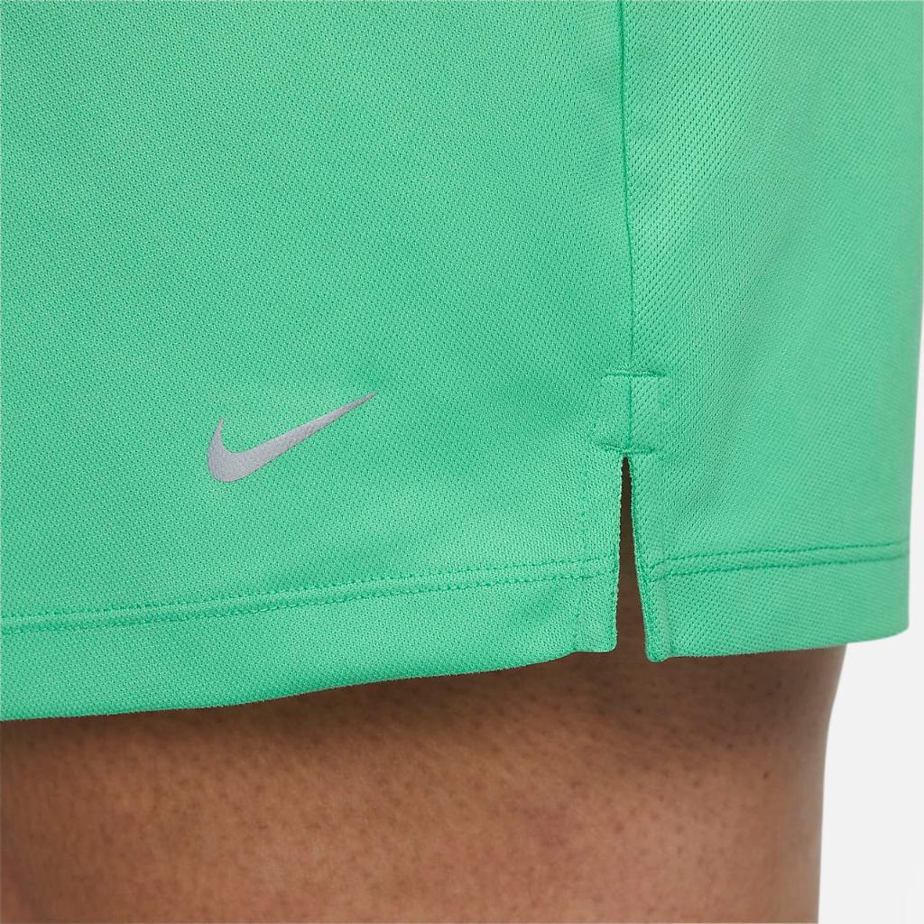 Nike Dri-FIT Attack Women&#039;s Mid-Rise 5&quot; Unlined Shorts (Plus Size) FB3165-363