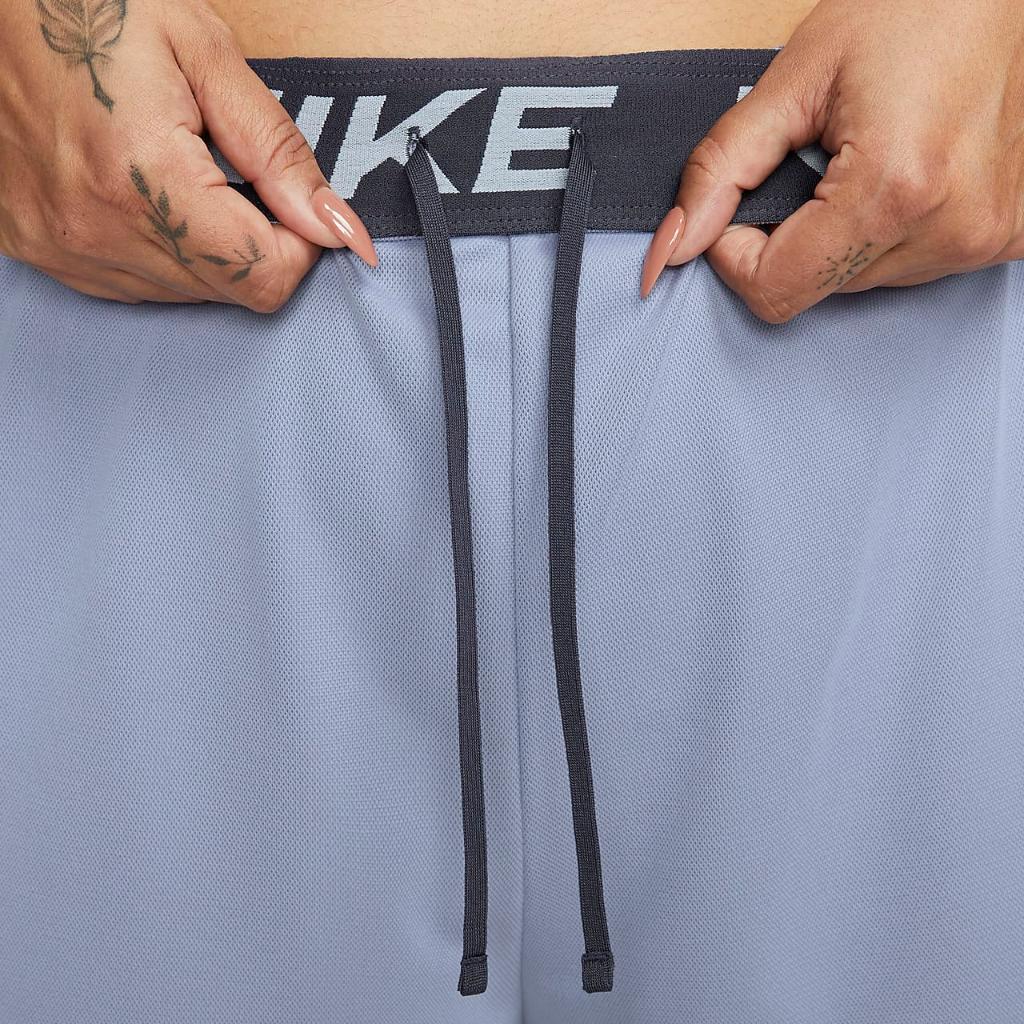 Nike Dri-FIT Attack Women&#039;s Mid-Rise 5&quot; Unlined Shorts (Plus Size) FB3165-519