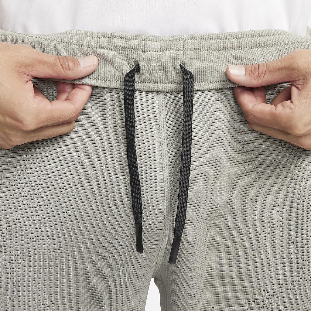 Nike A.P.S. Men&#039;s Therma-FIT Versatile Pants FB6849-053