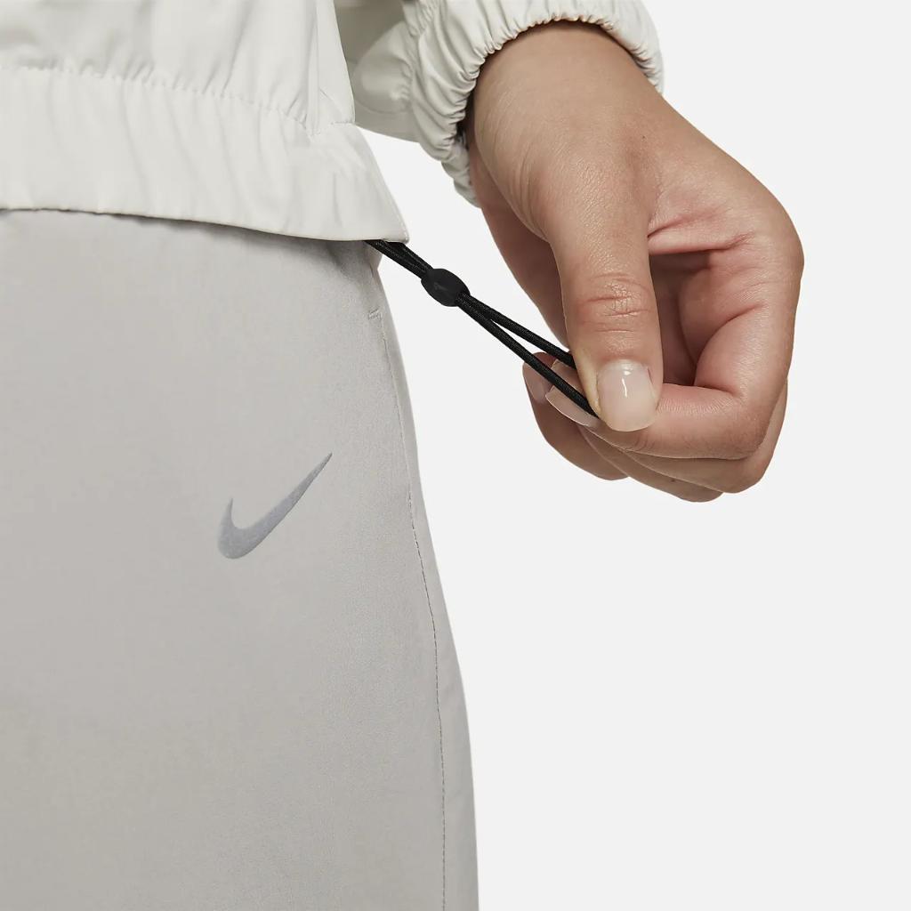Nike Storm-FIT Swift Women&#039;s Running Jacket FB7492-110