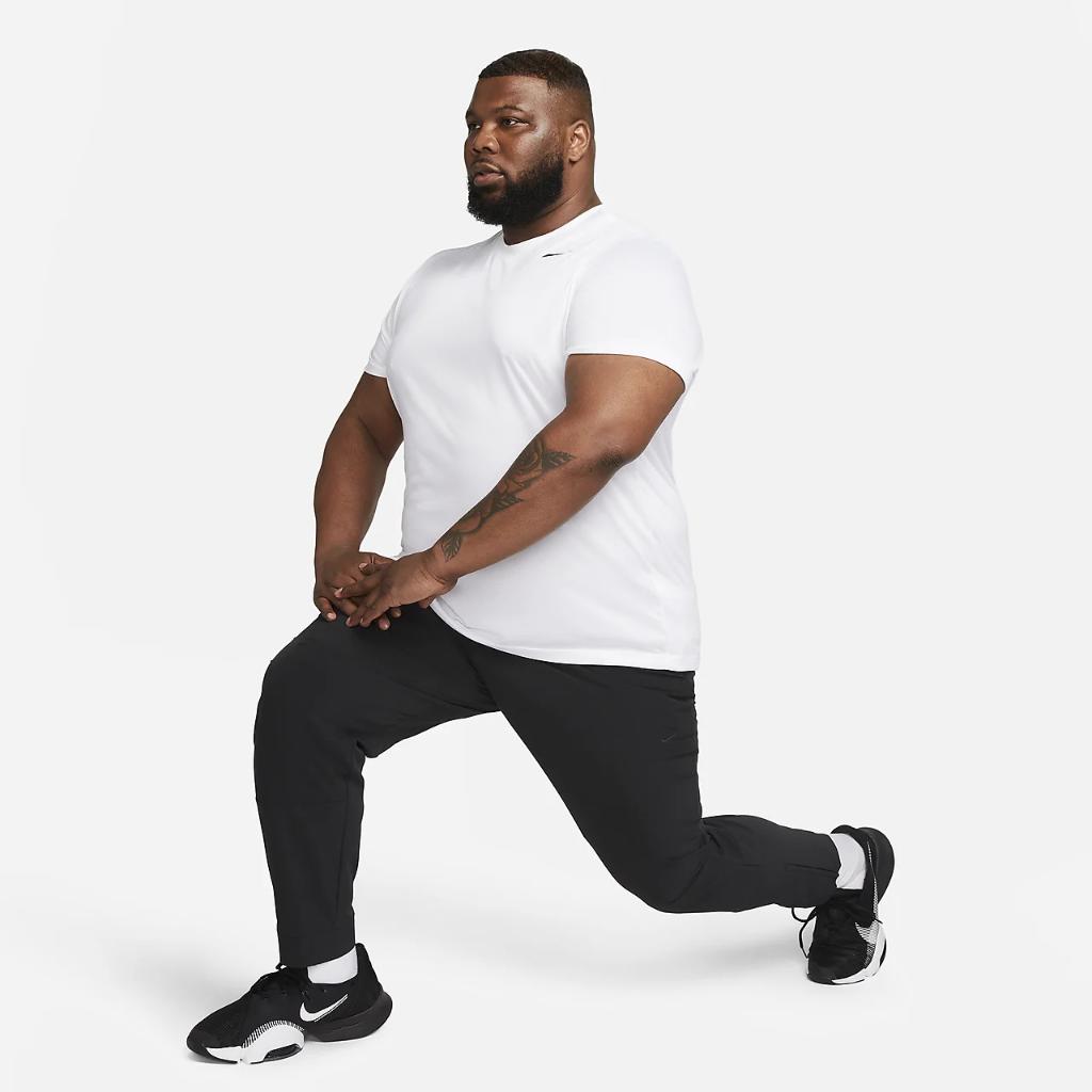Nike Dri-FIT Unlimited Men&#039;s Tapered Leg Versatile Pants FB7548-010
