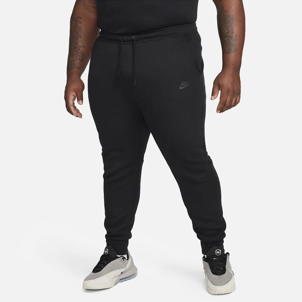 Nike Sportswear Tech Fleece Men&#039;s Slim Fit Joggers FB8002-010