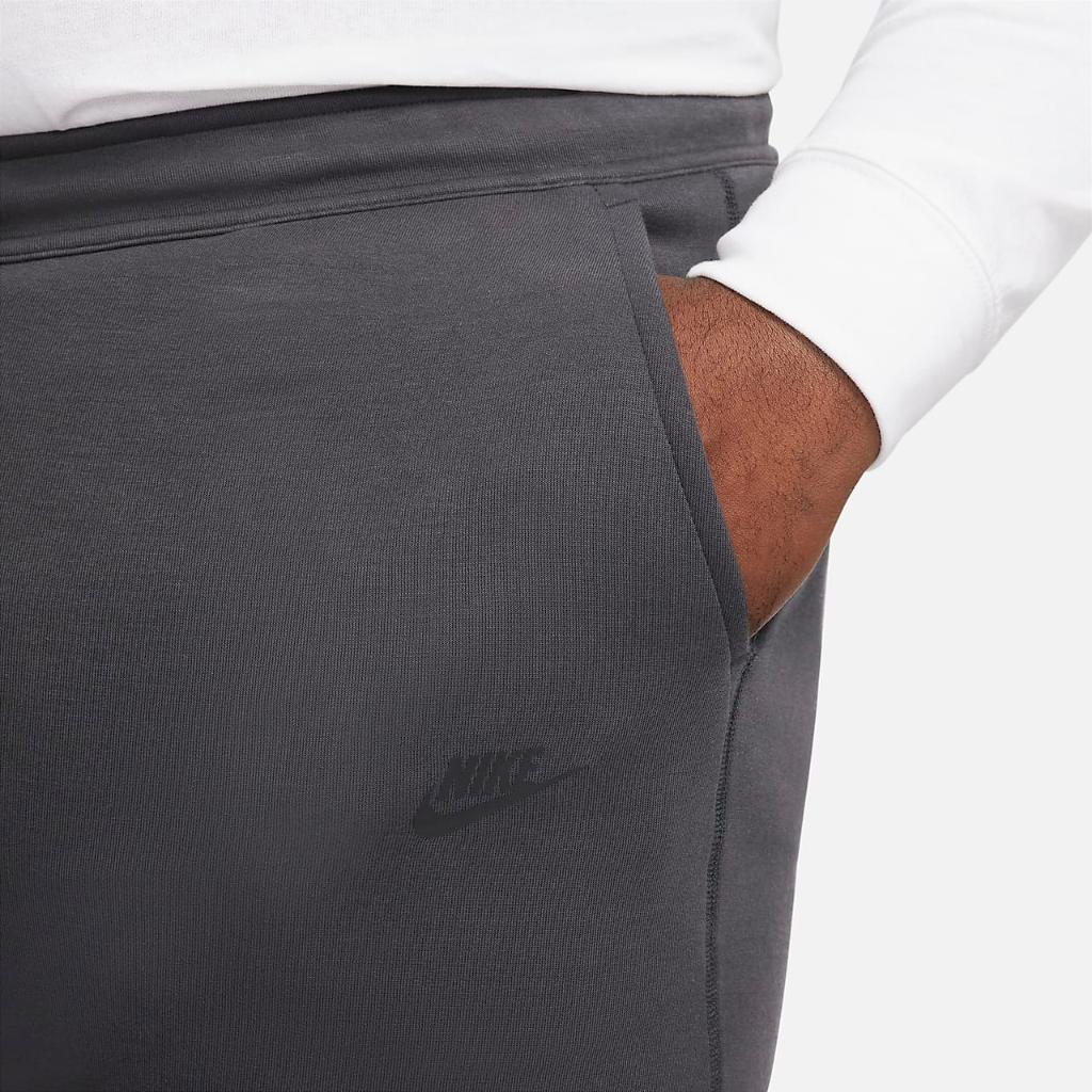 Nike Sportswear Tech Fleece Men&#039;s Slim Fit Joggers FB8002-060