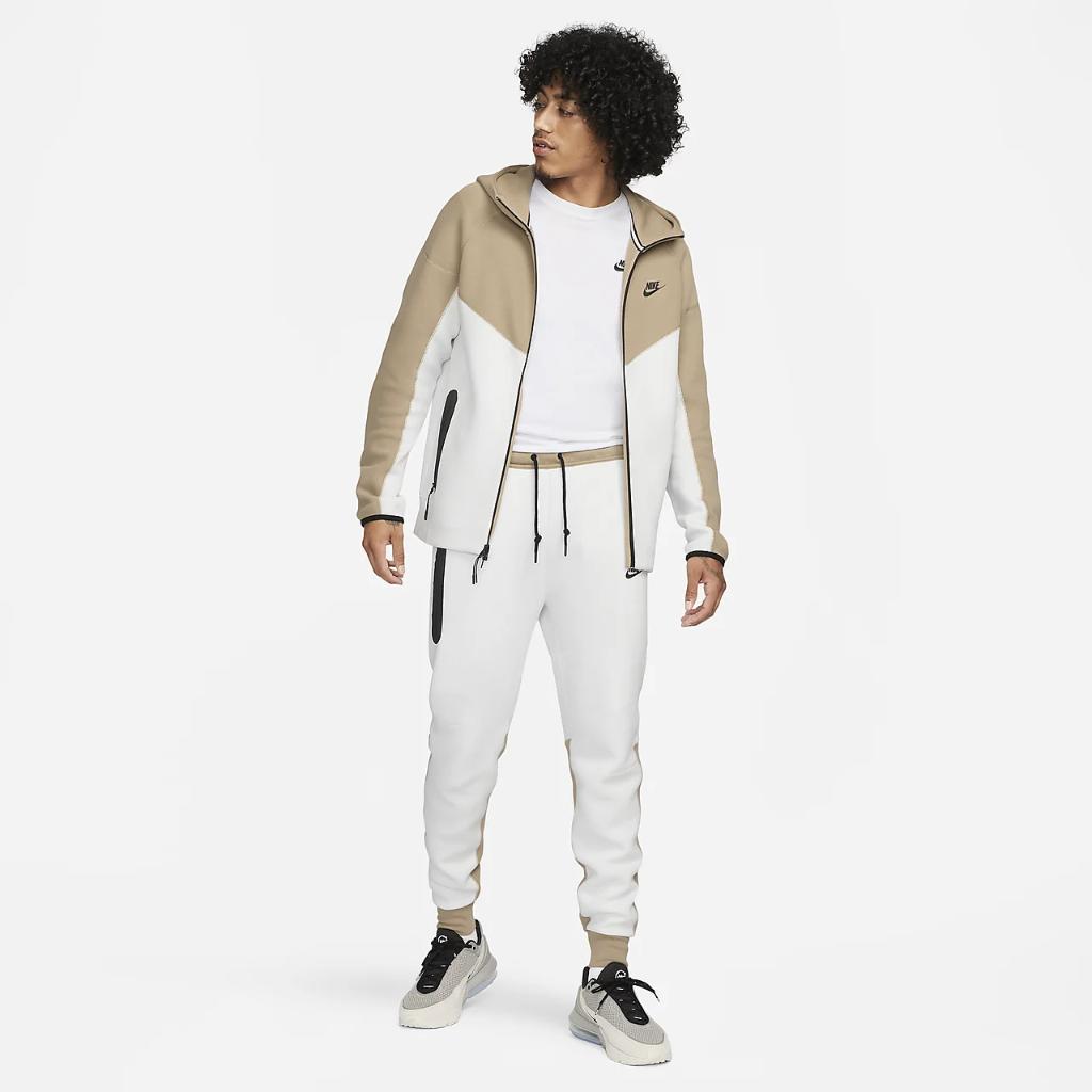 Nike Sportswear Tech Fleece Men&#039;s Slim Fit Joggers FB8002-121