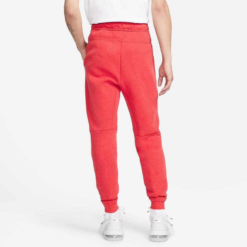 Nike Sportswear Tech Fleece Men&#039;s Slim Fit Joggers FB8002-672