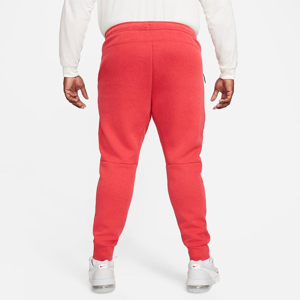 Nike Sportswear Tech Fleece Men&#039;s Slim Fit Joggers FB8002-672