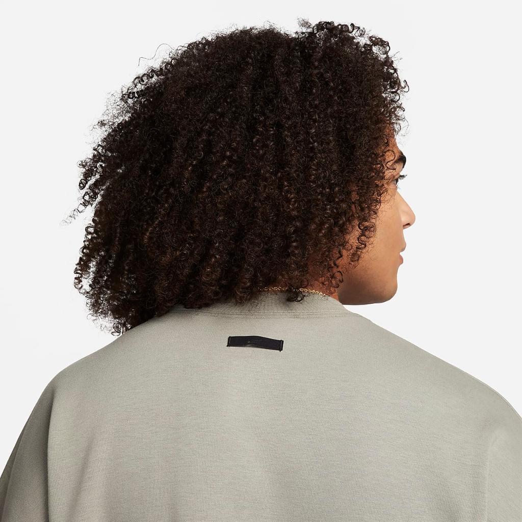 Nike Sportswear Tech Fleece Reimagined Men&#039;s Oversized Short-Sleeve Sweatshirt FB8165-053
