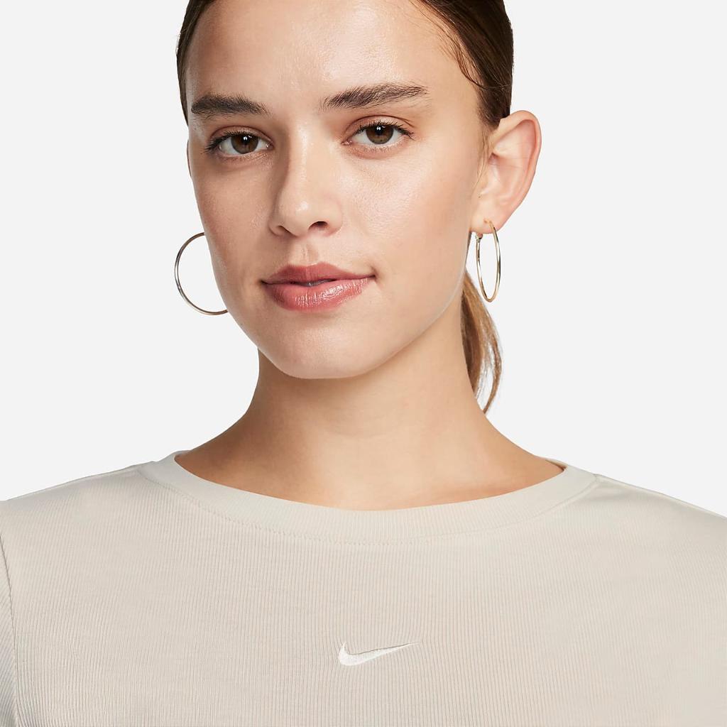 Nike Sportswear Essential Women&#039;s Ribbed Long-Sleeve Mod Crop Top FB8717-104