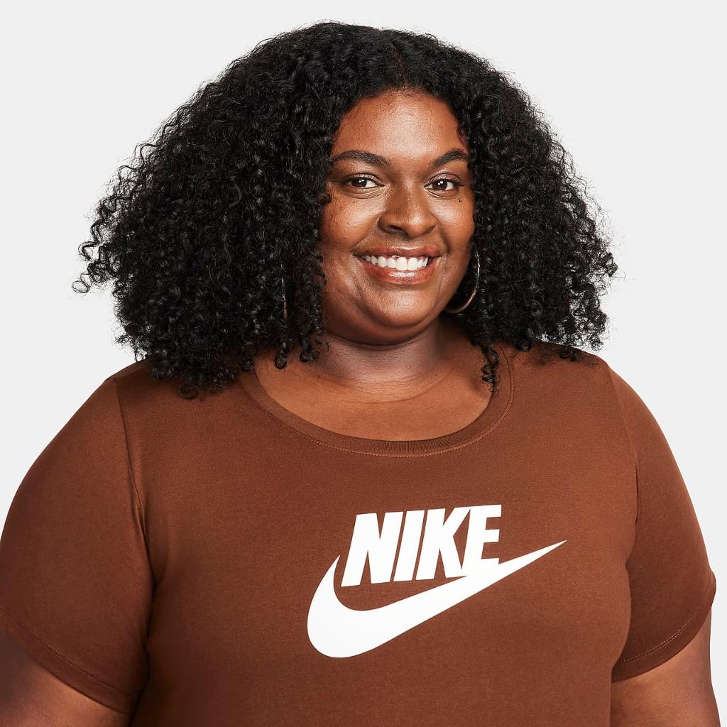 Nike Sportswear Essentials Women&#039;s Logo T-Shirt (Plus Size) FD0645-259