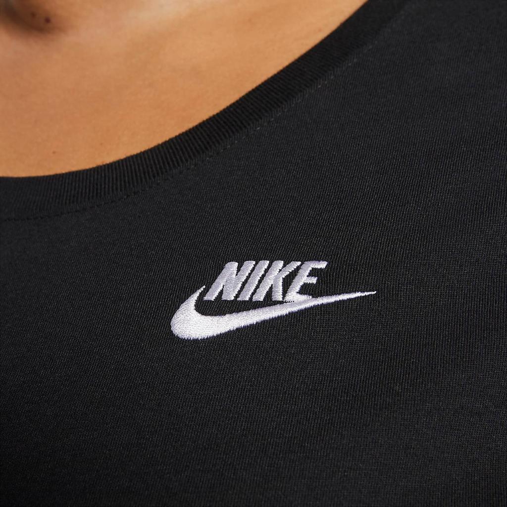 Nike Sportswear Club Essentials Women&#039;s T-Shirt (Plus Size) FD0646-010