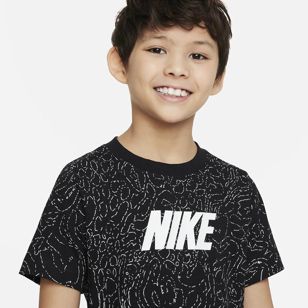 Nike Sportswear Big Kids&#039; (Boys&#039;) T-Shirt FD0831-010