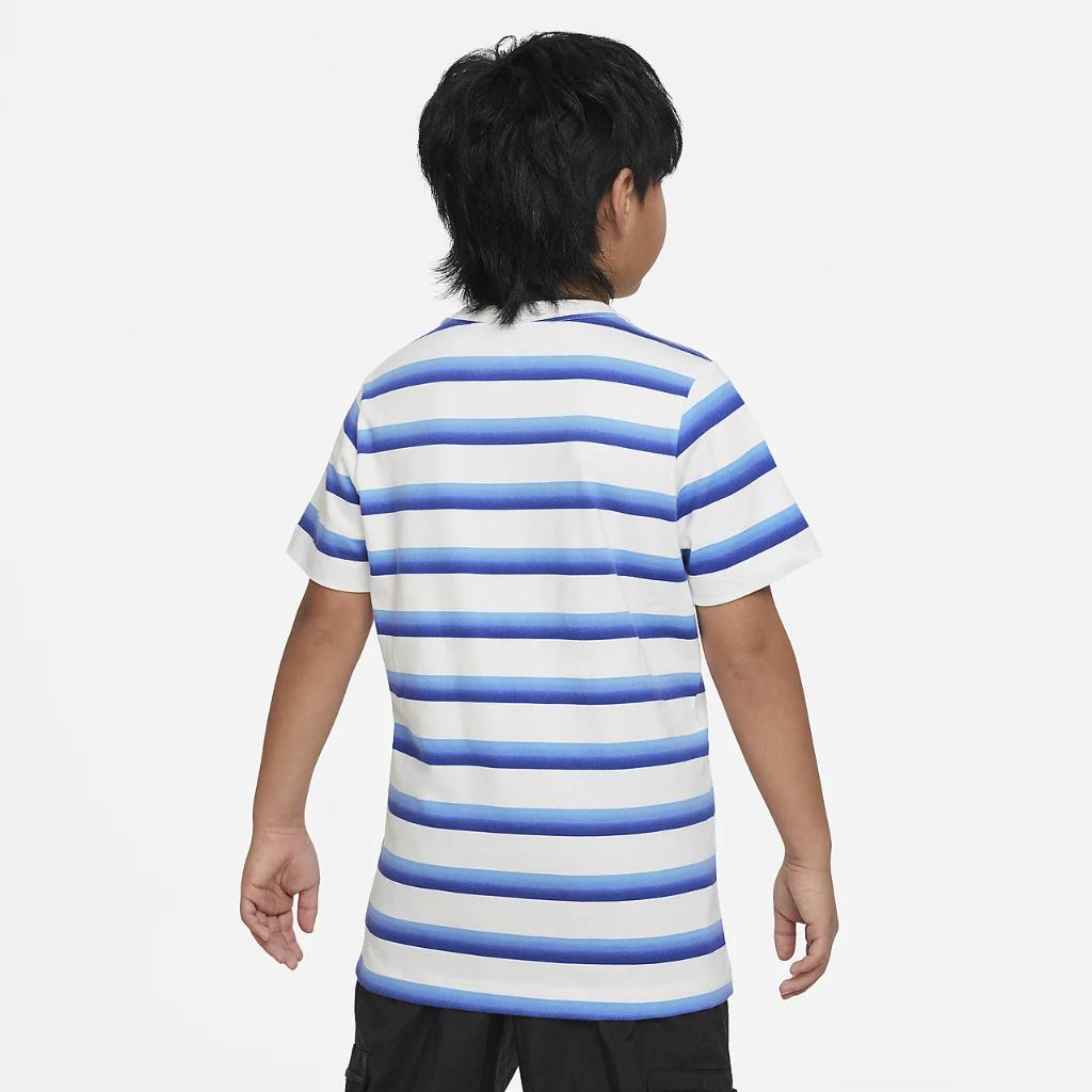 Nike Sportswear Big Kids&#039; T-Shirt FD0843-133