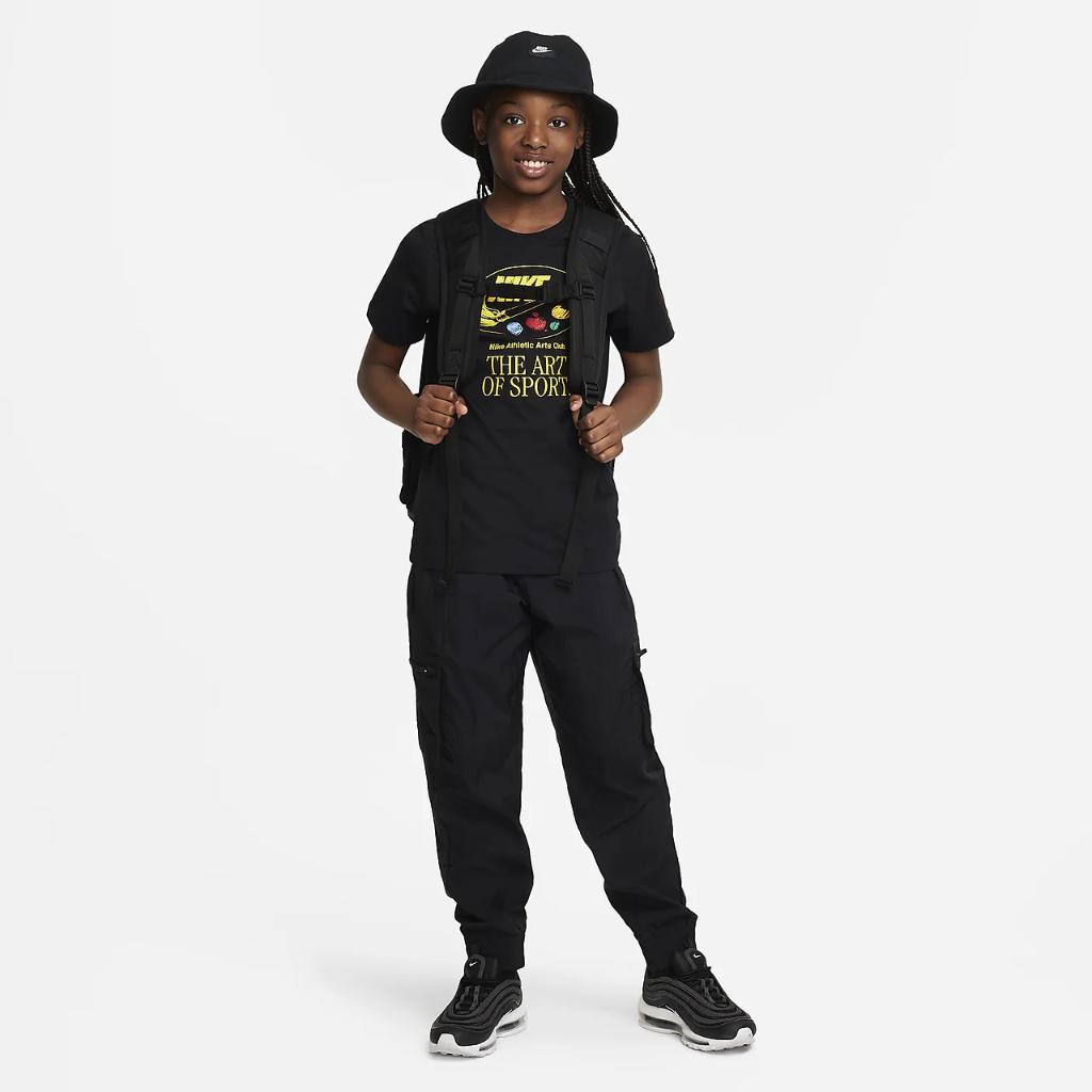 Nike Sportswear Big Kids&#039; T-Shirt FD0847-010
