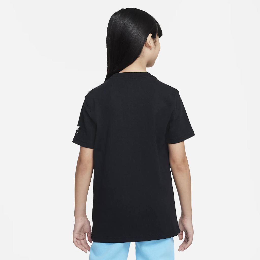 Nike Sportswear Big Kids&#039; T-Shirt FD0853-010