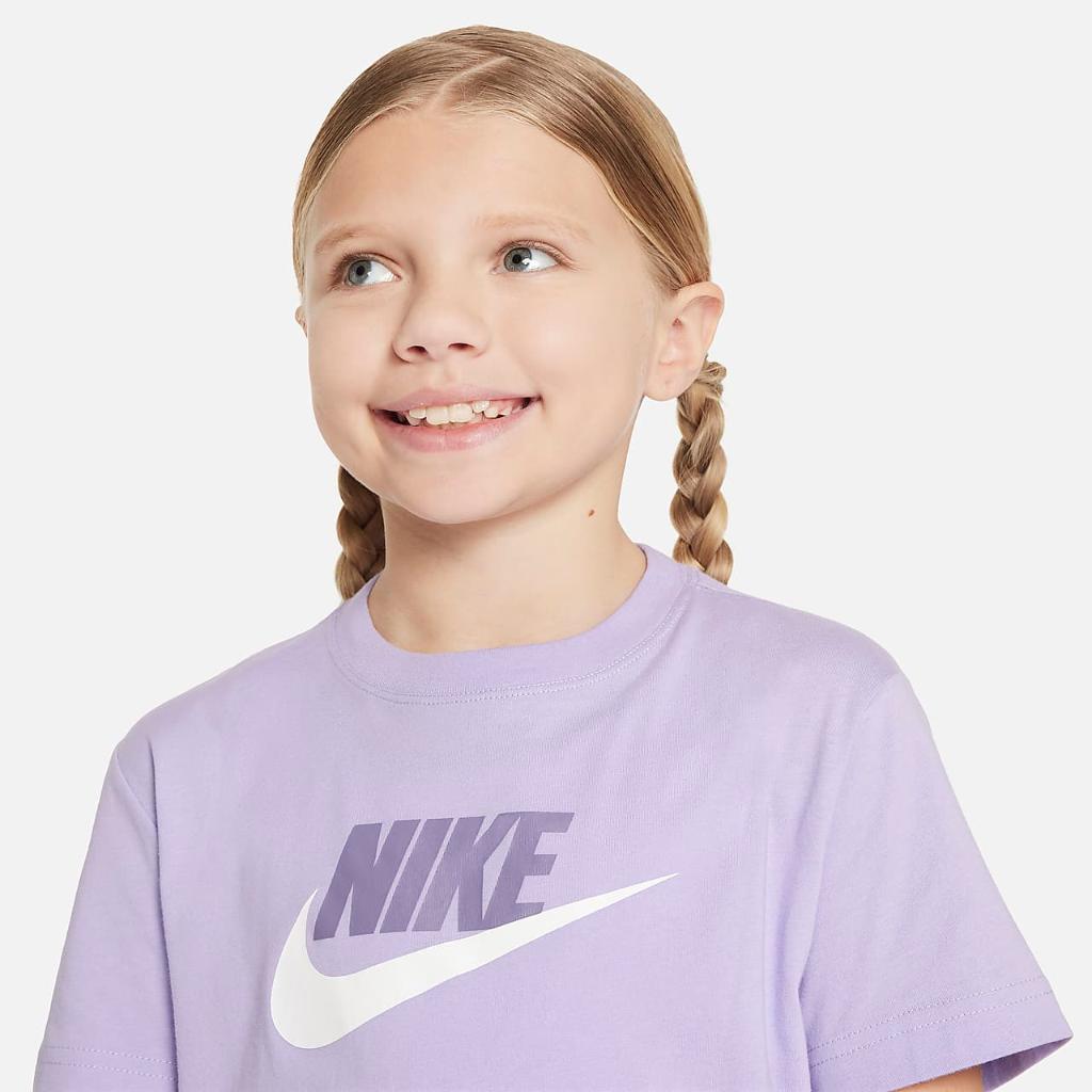 Nike Sportswear Big Kids&#039; (Girls&#039;) T-Shirt FD0928-515