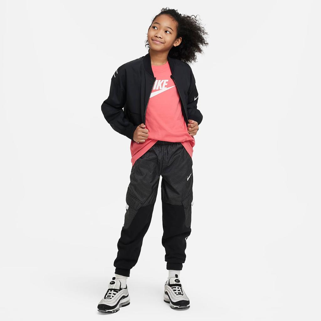 Nike Sportswear Big Kids&#039; (Girls&#039;) T-Shirt FD0928-894