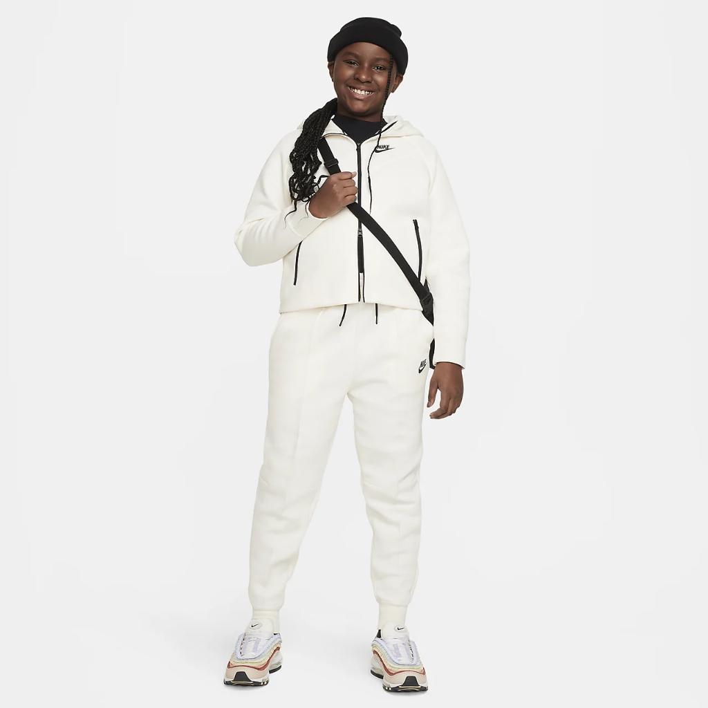 Nike Sportswear Tech Fleece Big Kids&#039; (Girls&#039;) Full-Zip Hoodie (Extended Size) FD2980-110
