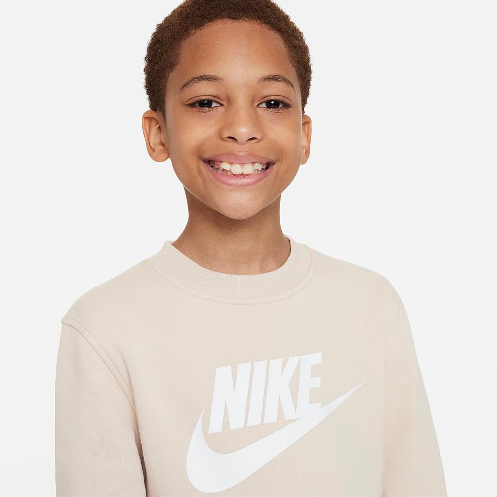 Nike Sportswear Club Fleece Big Kids&#039; Sweatshirt FD2992-126