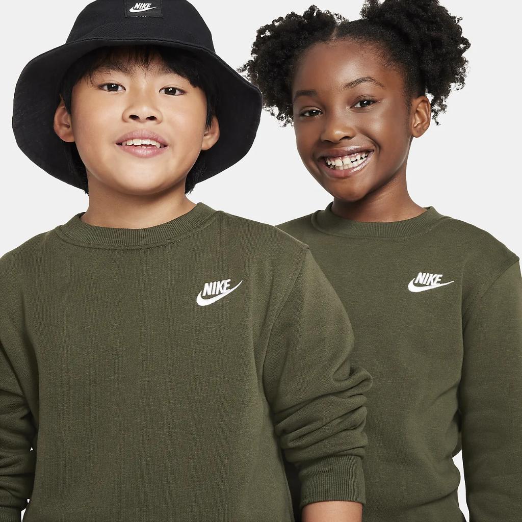 Nike Sportswear Club Fleece Big Kids&#039; Sweatshirt FD3006-325