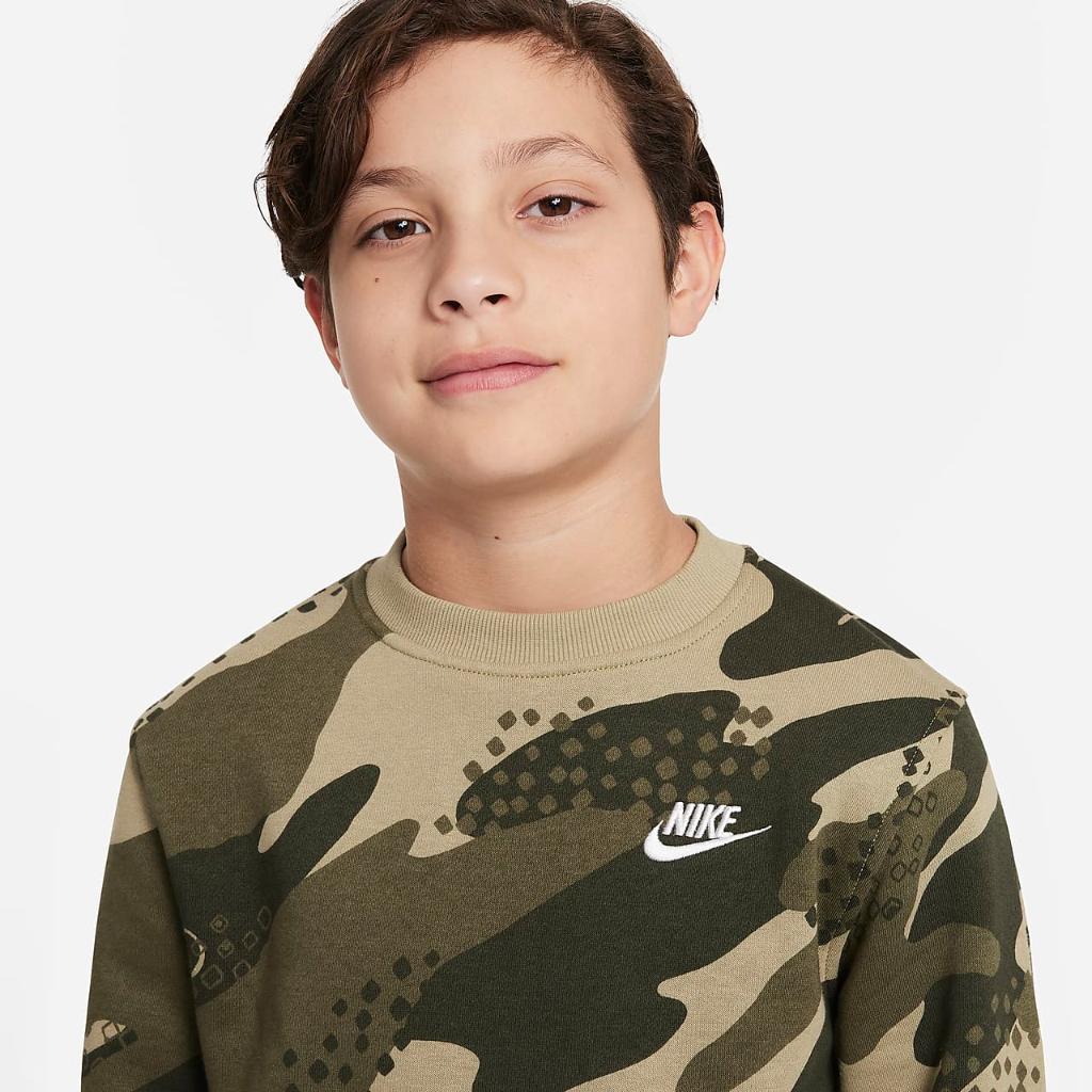 Nike Sportswear Club Fleece Big Kids&#039; Sweatshirt FD3172-276