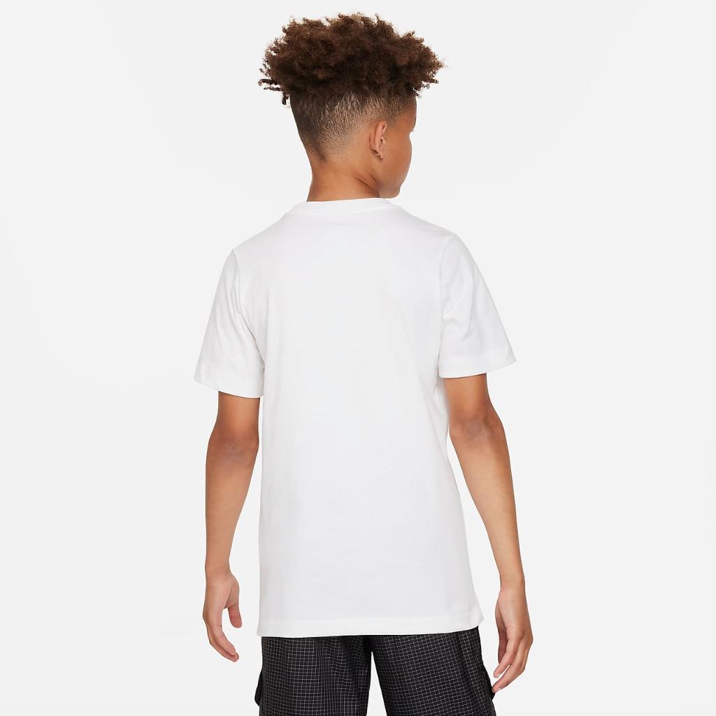 Nike Sportswear Big Kids&#039; T-Shirt FD3188-100