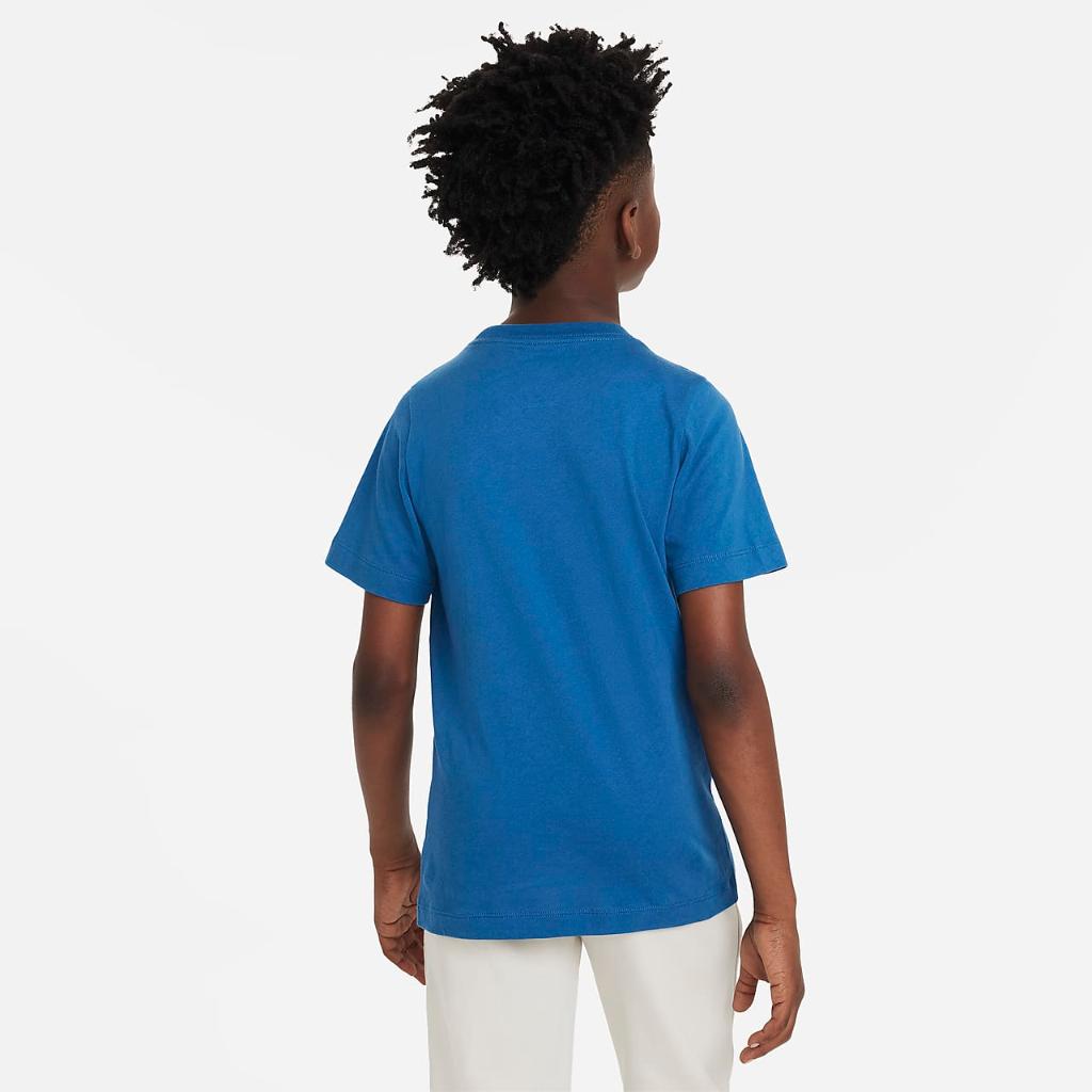 Nike Sportswear Big Kids&#039; T-Shirt FD3189-457