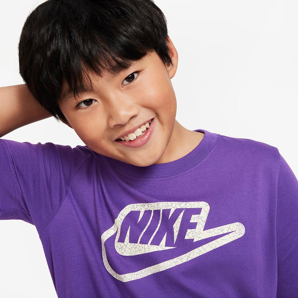 Nike Sportswear Big Kids&#039; T-Shirt FD3189-599