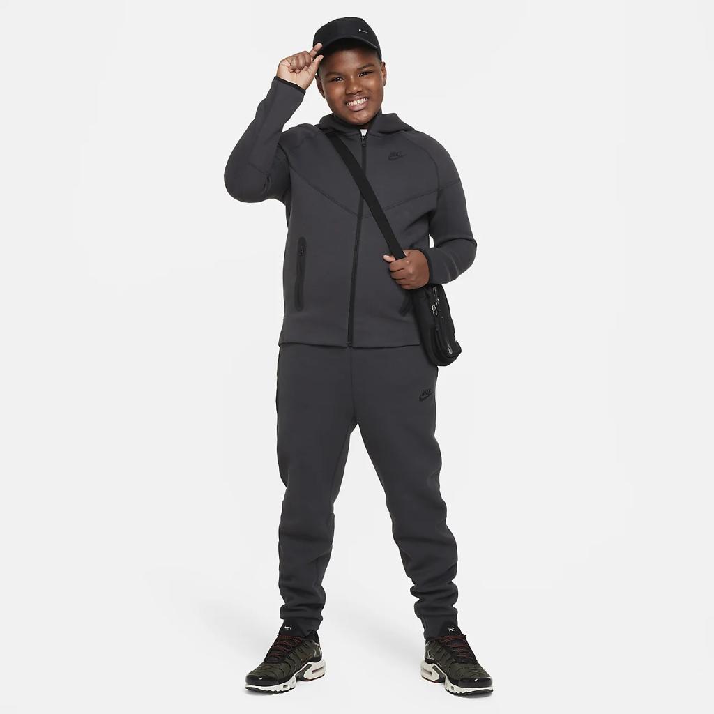 Nike Sportswear Tech Fleece Big Kids&#039; (Boys&#039;) Full-Zip Hoodie (Extended Size) FD3286-060