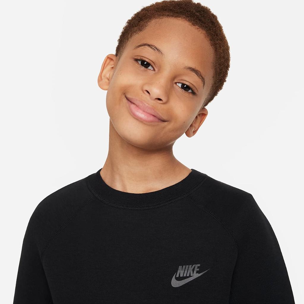Nike Sportswear Tech Fleece Big Kids&#039; (Boys&#039;) Sweatshirt FD3293-010
