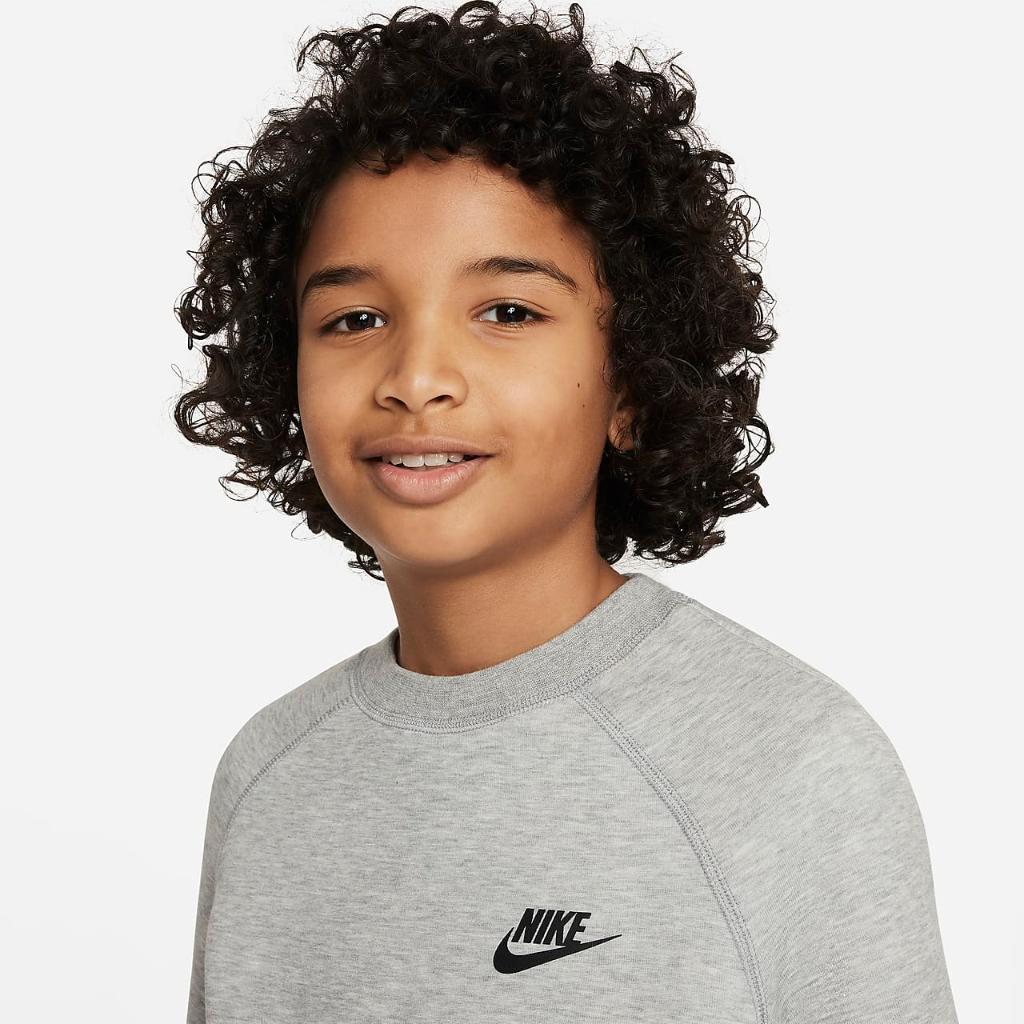 Nike Sportswear Tech Fleece Big Kids&#039; (Boys&#039;) Sweatshirt FD3293-063