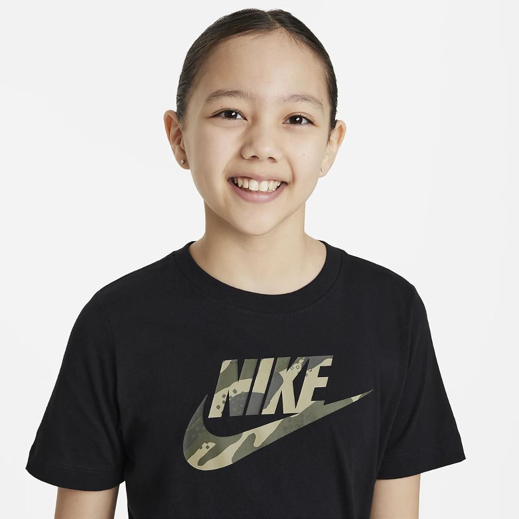 Nike Sportswear Big Kids&#039; T-Shirt FD3957-010