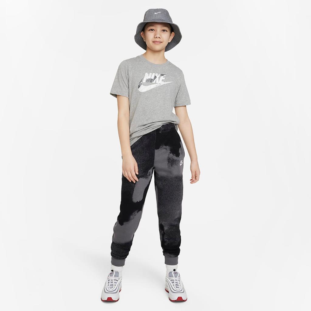 Nike Sportswear Big Kids&#039; T-Shirt FD3957-063