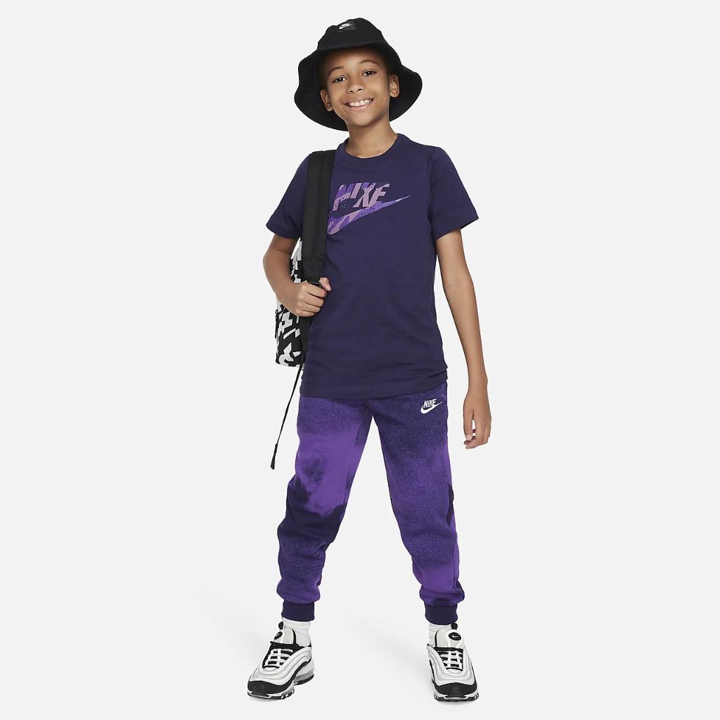 Nike Sportswear Big Kids&#039; T-Shirt FD3957-555