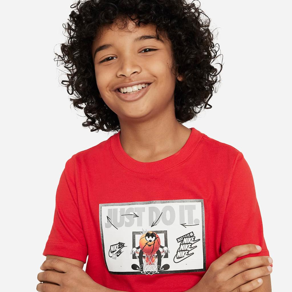 Nike Sportswear Big Kids&#039; T-Shirt FD3964-657