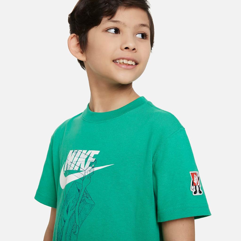 Nike Sportswear Big Kids&#039; T-Shirt FD3985-324